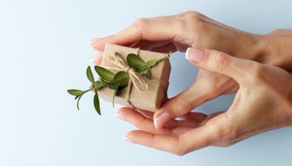 Duurzame relatiegeschenken met logo: een slimme investering in je merk